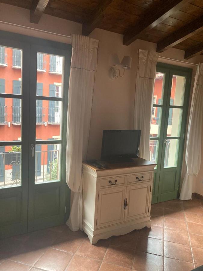 La Corte Di Vicolo Torre Uboldo Bagian luar foto
