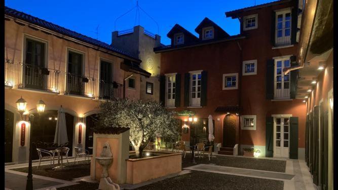 La Corte Di Vicolo Torre Uboldo Bagian luar foto