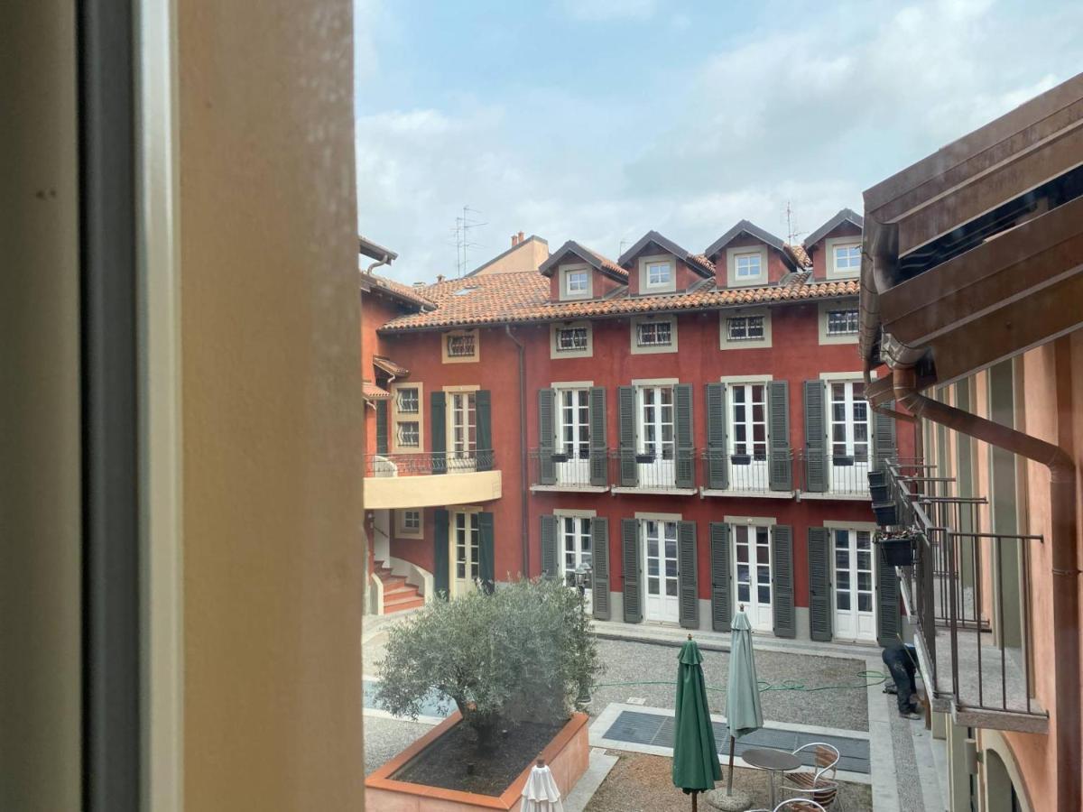 La Corte Di Vicolo Torre Uboldo Bagian luar foto