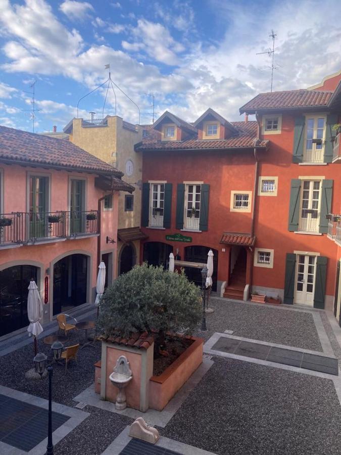 La Corte Di Vicolo Torre Uboldo Bagian luar foto