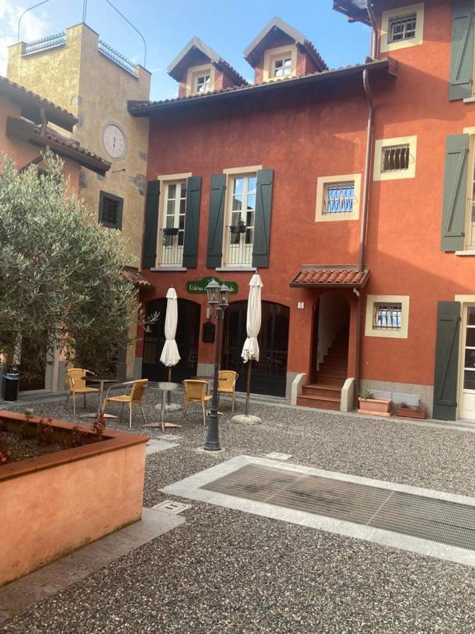 La Corte Di Vicolo Torre Uboldo Bagian luar foto