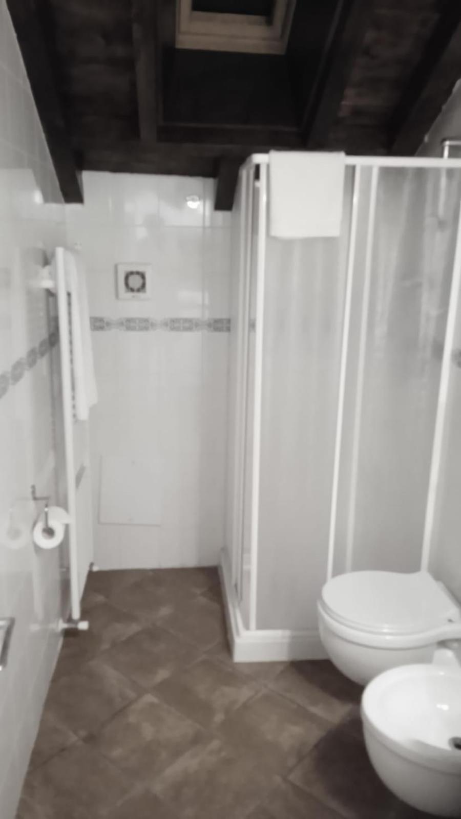 La Corte Di Vicolo Torre Uboldo Bagian luar foto