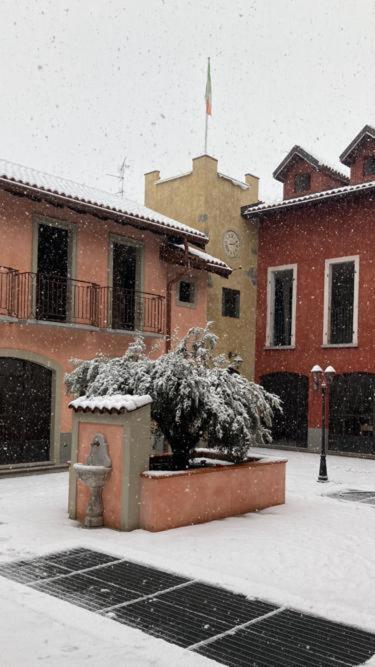 La Corte Di Vicolo Torre Uboldo Bagian luar foto